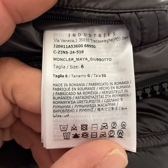 2025 Moncler Maya Sz 6 ! Mint !!!! - Picture 8 of 13